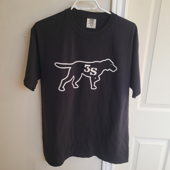 3Saints Graphic T-Shirt NWOT - Picture 2 of 4